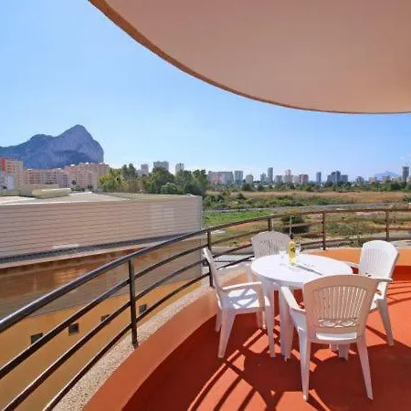 Apartment Sleeps 4 *